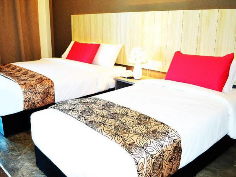 Eastville Residence Kuantan Bagian luar foto