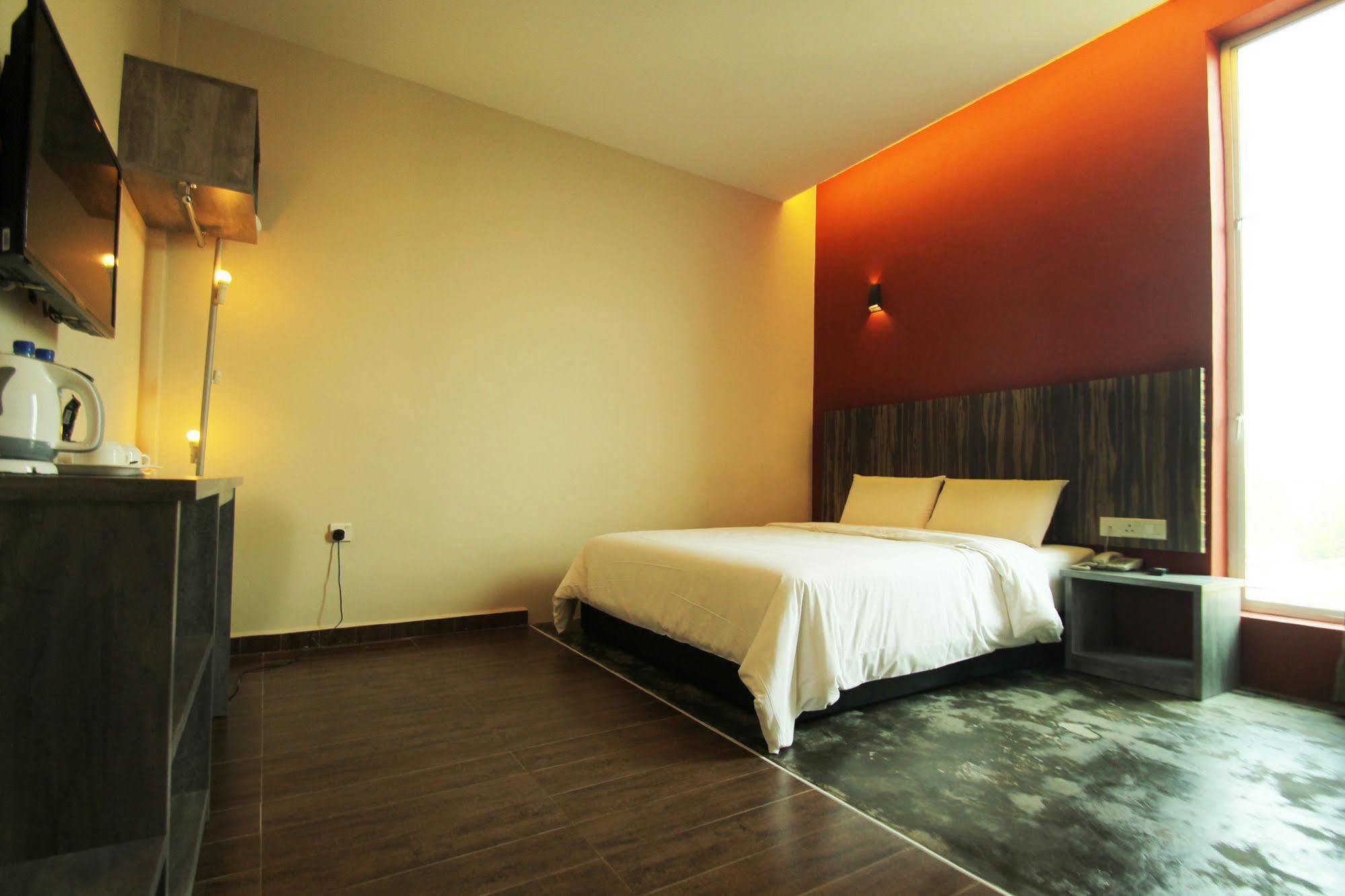 Eastville Residence Kuantan Bagian luar foto